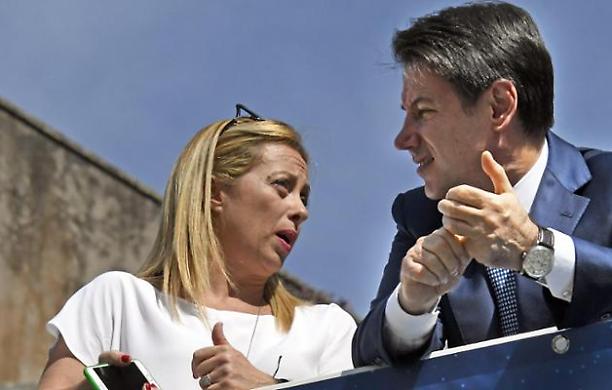 Povertà e pace: le bandiere di Conte nell'opposizione «dura e intransigente» alla Meloni