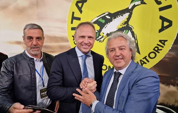 Lollobrigia sceriffo con gli anmalisti, con licenza di uccidere alla lobby dei cacciatori