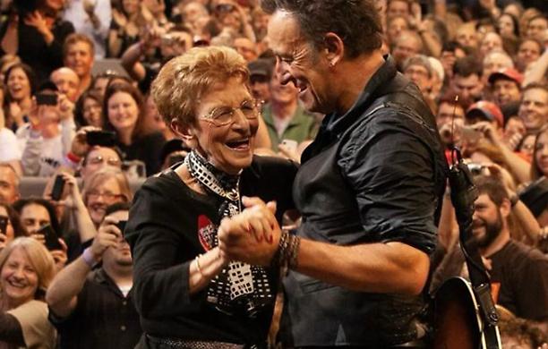 La luce delle stelle: l'addio di Bruce Springsteen alla madre Adele Zerilli