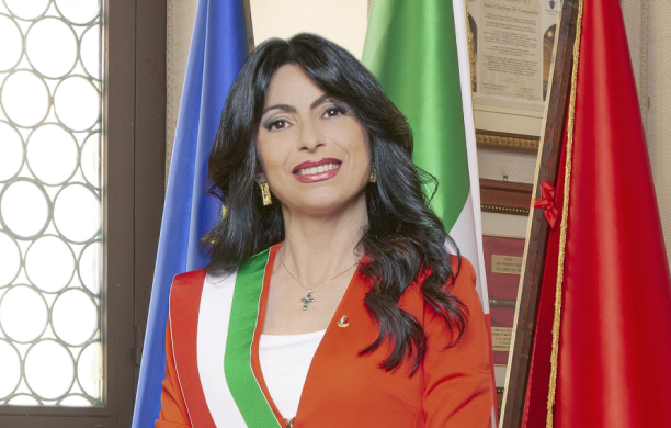 La sindaca di Assisi: «Vergognose le manganellate della Polizia ai ragazzi di Pisa»