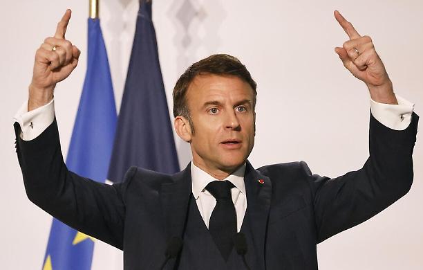 Ucraina: l'ombra del conflitto si allarga, Macron non esclude l'invio di truppe francesi
