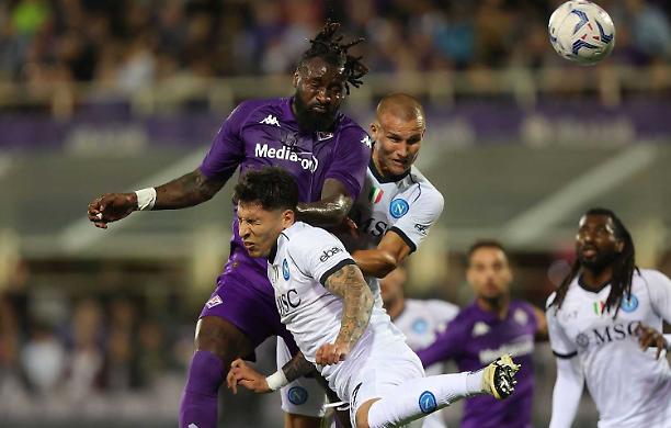 Due punizioni e un addio: Fiorentina-Napoli, una partita da ricordare