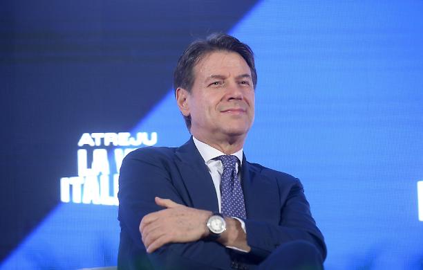 Giuseppe Conte ad Atreju: tra fischi e applausi, una sfida politica aperta