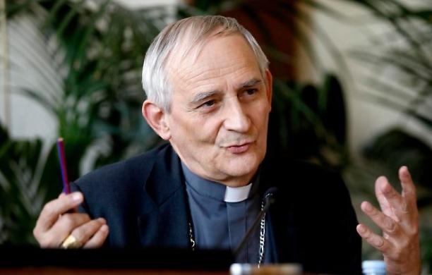 Cardinale Zuppi: "Non c'è nulla da nascondere, basta con le fake news sulla salute del Papa"
