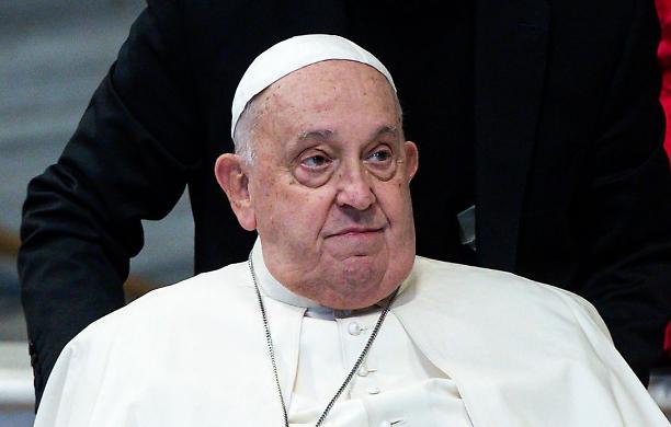 È morto Papa Francesco, il pontefice venuto dalla fine del mondo