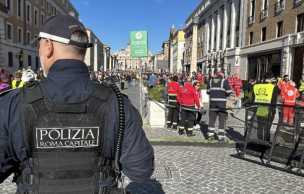 funerali di papa francesco: roma al centro del mondo per un giorno storico