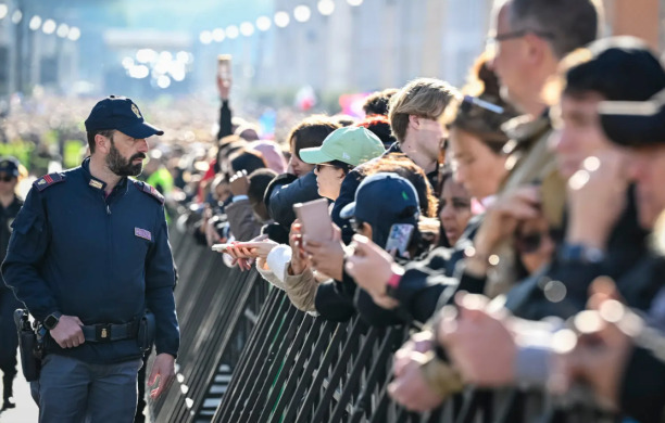 L'ultimo saluto a Papa Francesco: un evento globale tra fede e sicurezza