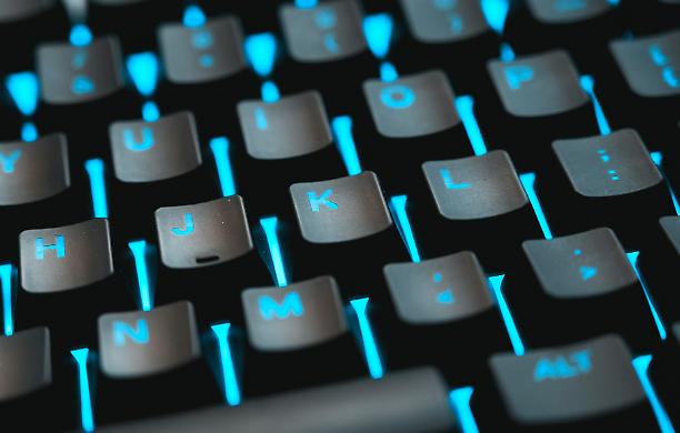 La comunicazione digitale tra comodit&agrave; e rischi