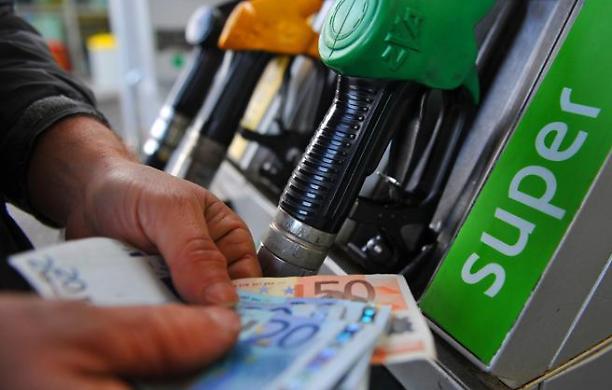 Taglio accise per tre settimane: perch&eacute; Adoc chiede riforme strutturali contro il caro carburanti