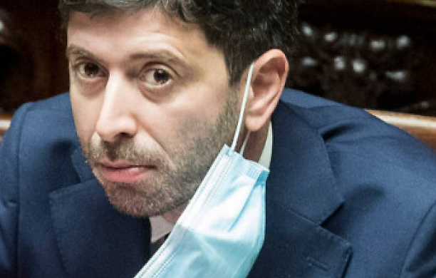Vaccino ai piccini, Speranza consiglia alle famiglie di affidarsi ai pediatri