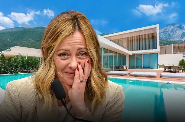 Tra Giorgia e Elly volano gli ombrelloni: le scintille sulle vacanze d'agosto tra la premier e le opposizioni