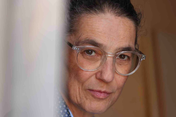 Anna Segre, «Onora la figlia»: un libro sulla violenza sottaciuta, l’infanzia, il legame materno, la condizione femminile. Da venerdì 26 in tutte le librerie