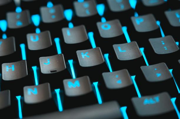 La comunicazione digitale tra comodit&agrave; e rischi